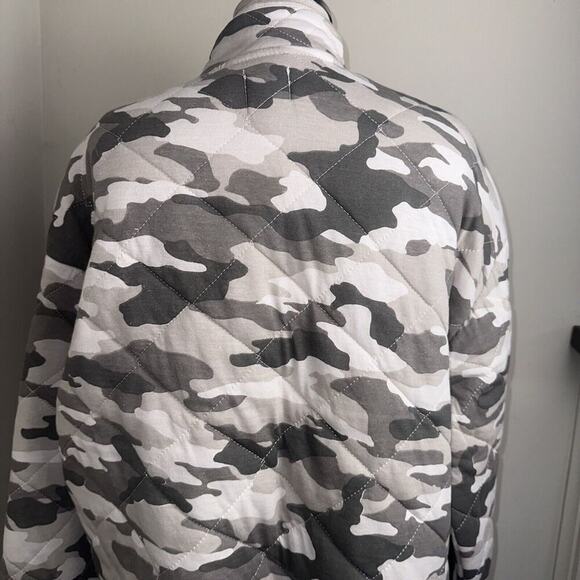 NWT Kensie Jeans Lightweight Camouflage Quilted Snap Front Jacket Sz Medium - Picture 8 of 11